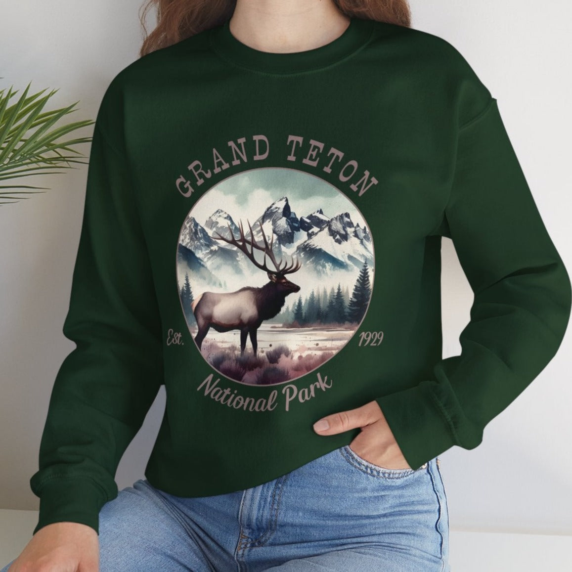 grand teton national park crewnweck sweatshirt is cool gift for boyfriend, nice gift for wife and her wild adventure through np in usa, great statement bag for wildlife preservation supporters and enthusiasts