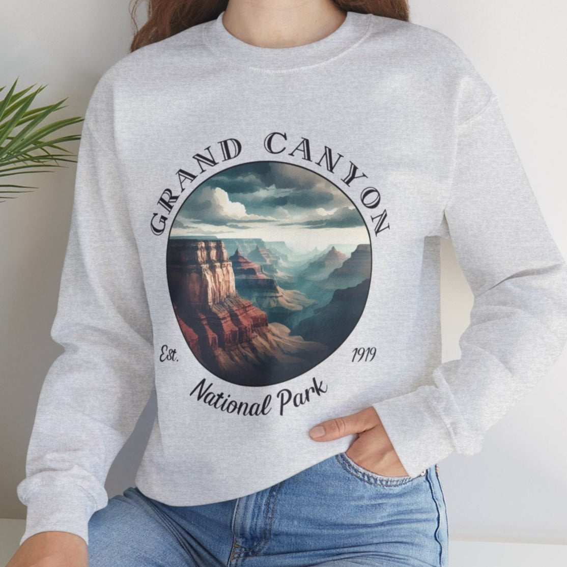 Grand Canyon national park united states grey sweatshirt nice gifts for your loved ones, perfect for enthusiast hikers and explorers of us parks. Live wild, live free, live full