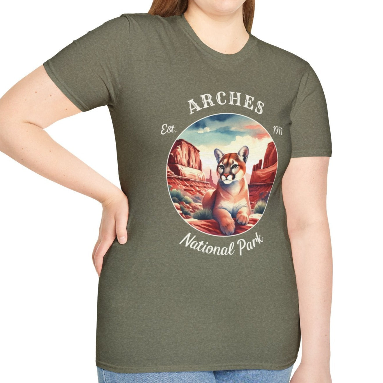 Arches park tee cool gift for boyfriend, nice gift for wife wild adventure through np in usa, good statement shirt for wildlife preservation supporters and enthusiasts, green tee