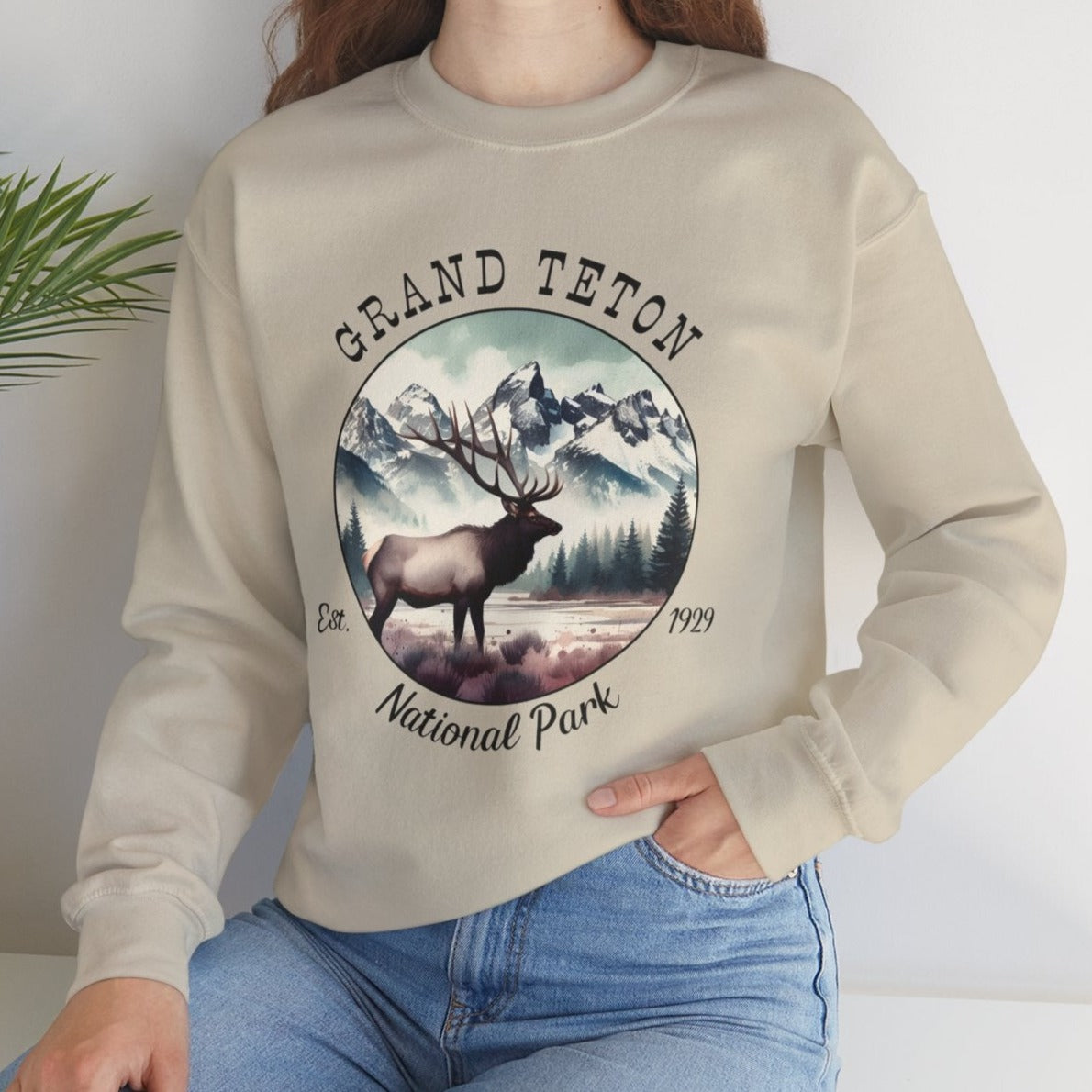 grand teton national park crewnweck sweatshirt is cool gift for boyfriend, nice gift for wife and her wild adventure through np in usa, great statement bag for wildlife preservation supporters and enthusiasts