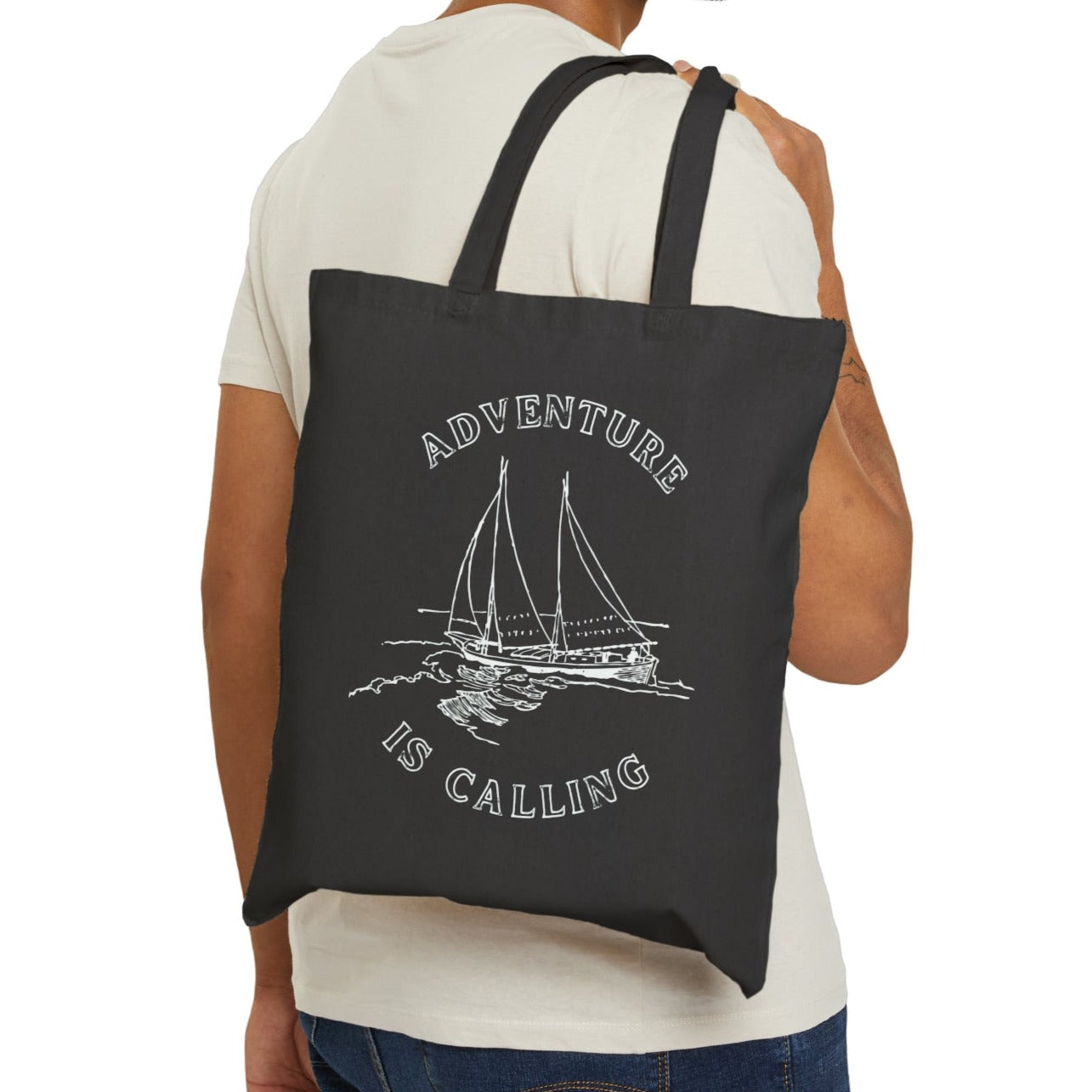 balck tote bag for sailing holidays or trip to the ocean beach, great gift for yacht crew or a yachtsman, design of a sailboat, present for boyfriend